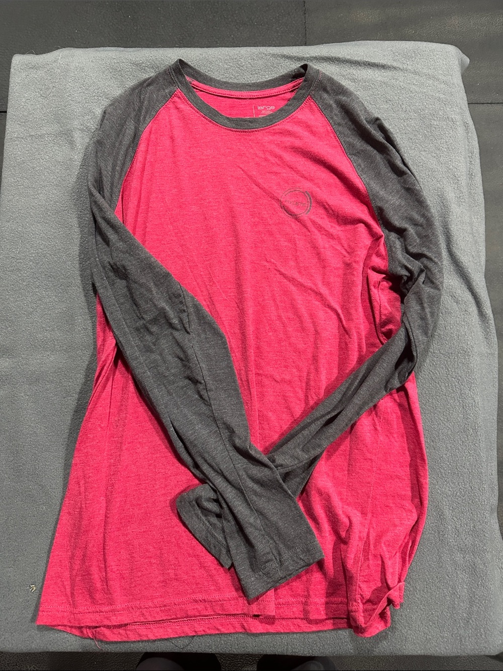Hylete Two-Tone Raglan Long Sleeve Tee - Heather Gray & red
